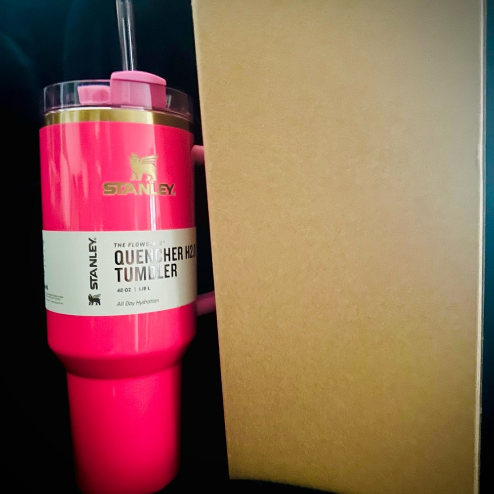 Stanley 40oz. Pink Parade, limited edition quencher 🎄🎁